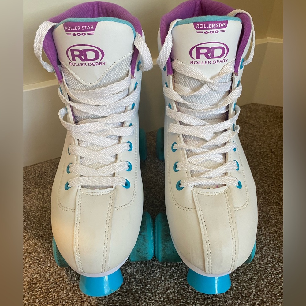 EUC Ladies Roller Star 600 Roller Derby skates size 9